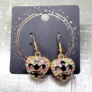 FLUER DE LIS EARRINGS.